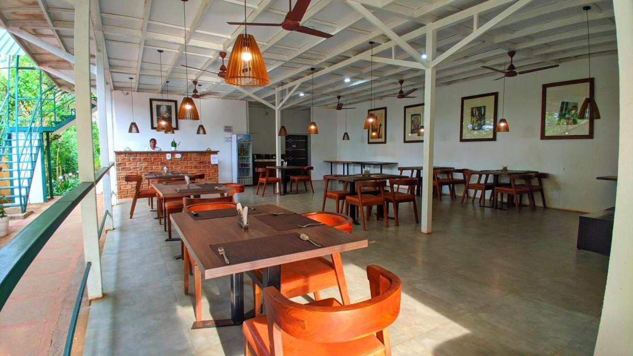 Shunyachi Lotusfeet Hotel Morjim Exterior foto